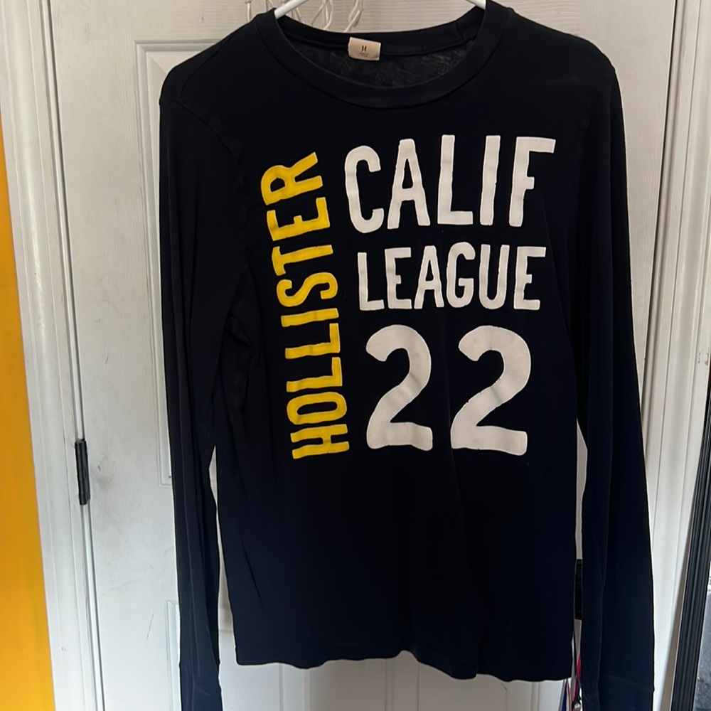 Men’s Hollister long sleeve